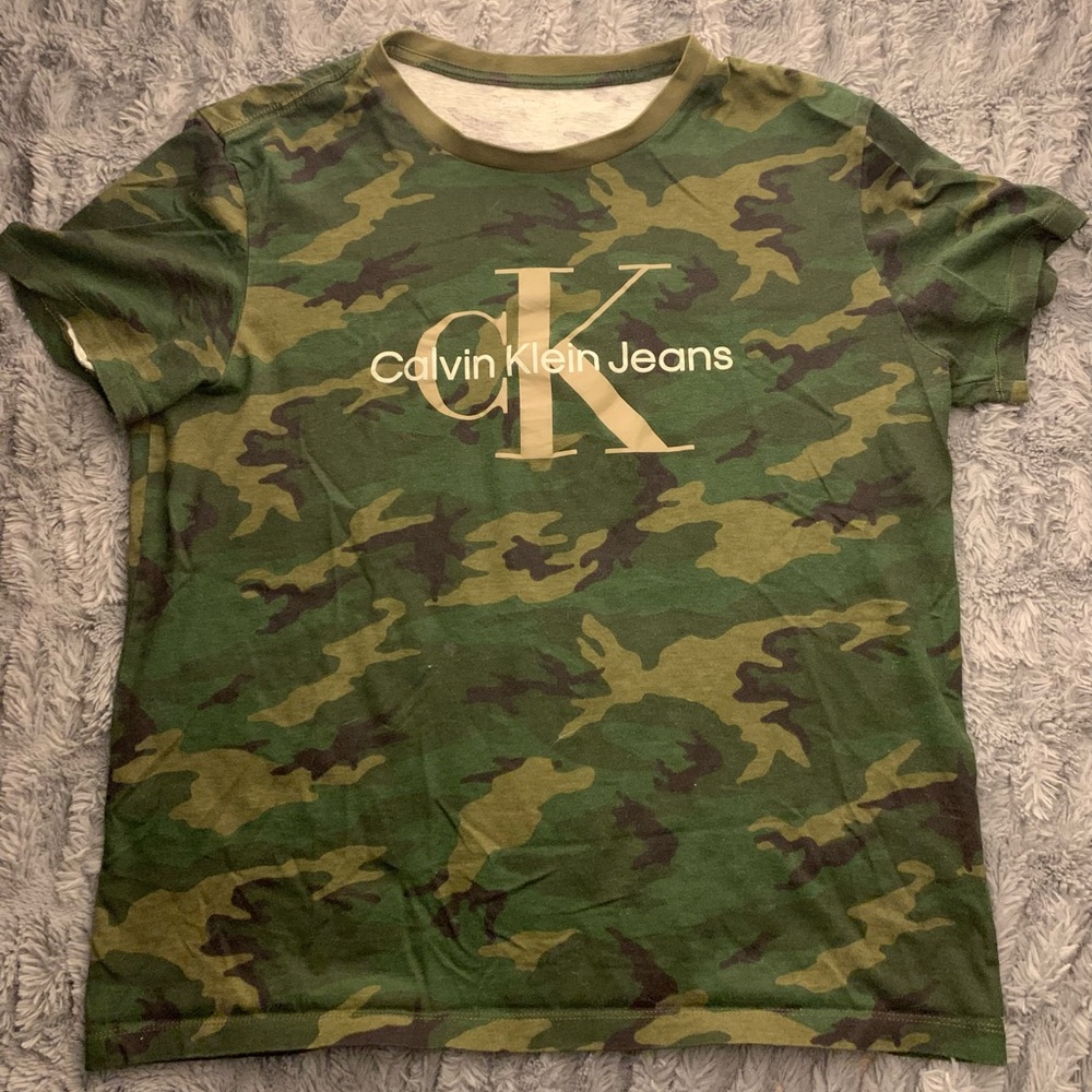 Calvin Klein Camo T-shirt - Picture 1 of 4